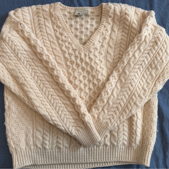 Carriag Donn Sweaters - Vintage Carriag Donn Irish Wool Sweater Size Large Cozy Classic Knit Pullover